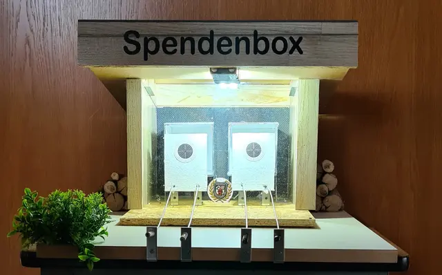 Unsere Handgefertigte Spendenbox die fleißig gefüllt wurde.
Idee und Umsetzung von unserem Vereinsmitglied
Mario Peick | Foto: R.Kohl