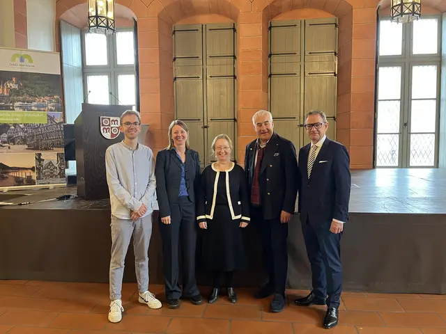 v.l.n.r. Jakob Link, Prof. Dr. Kathrin Gies, Rabbinerin Dr. A. Yael Deusel, Dr. Ludwig Spaenle und Bürgermeister Bernd Kahlert