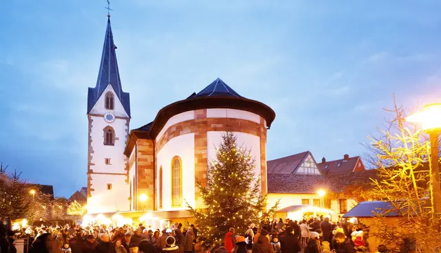 Sulzbacher Weihnachtsmarkt  - Kirchplatz an der St. Anna Kirche | Foto: Markt Sulzbach a.Main