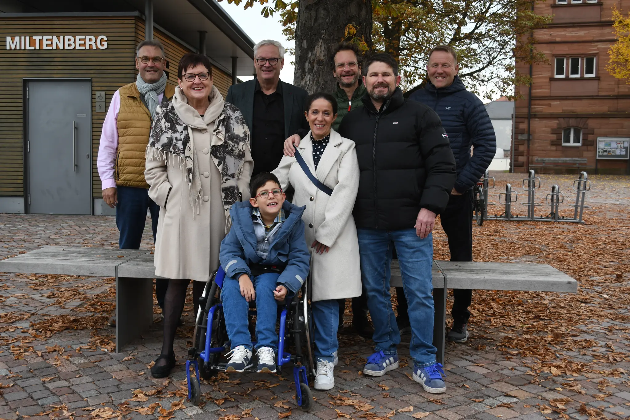 Lechnerfreunde-spenden-Erl-se-aus-dem-Miltenberger-Mainfest-an-mehrere-bed-rftige-Menschen