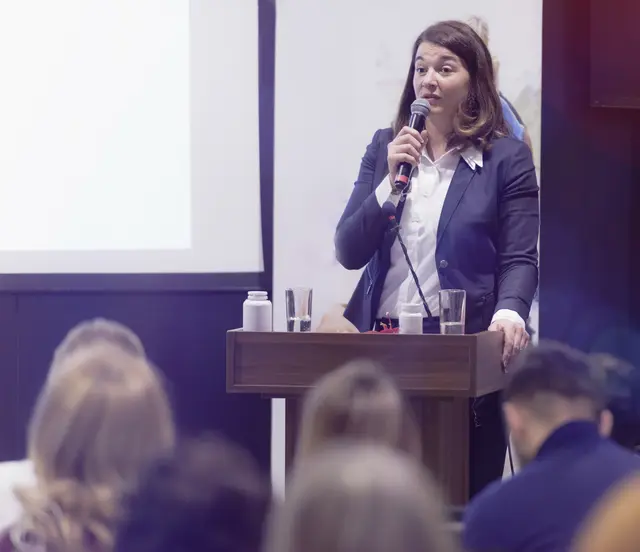 Vor der Kommunalwahl 2026: Viele Menschen zeigen Engagement und diskutieren über die Zukunft ihrer Gemeinden. | Foto: Motivfoto Adobe Stock/as-artmedia