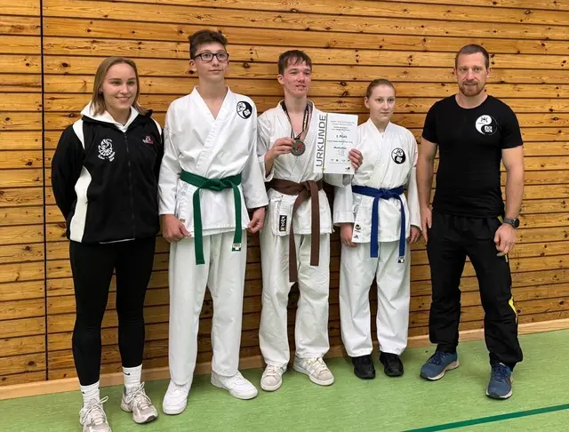 v.l.n.r. Trainerin Ula Duschek, Max Goldschmitt, Moritz Paar,  Anastasija Gorodetskaya, Trainer Philipp Zver