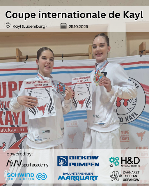 Machten das Finale bei den Kata Mädchen U16 unter sich aus: Die erfolgreichen Biedemann-Twins Greta (links) und Hannah (rechts). | Foto: Verein