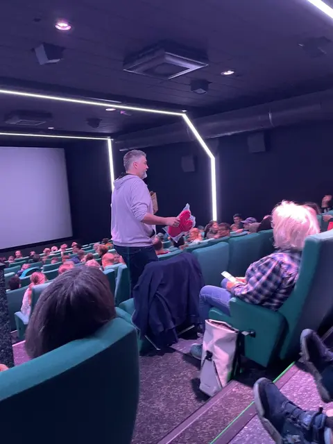 Kinoleiter Florian Munz, verloste zahlreiche Preise | Foto: Kino Walldürn