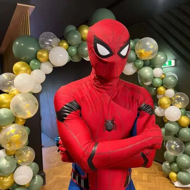 Festlicher Empfangsbogen mit Superstar im Foyer | Foto: Kino Walldürn