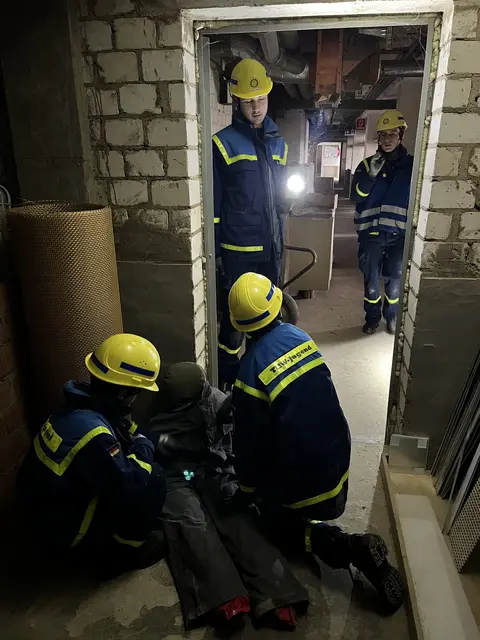 Nach langer Suche wurde auch die letzte Person im Kellergeschoss gefunden. | Foto: Marco Schlackl Grech