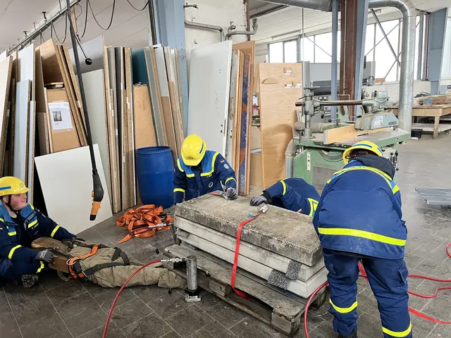 Die Last wird angehoben. | Foto: Marco Schlackl Grech