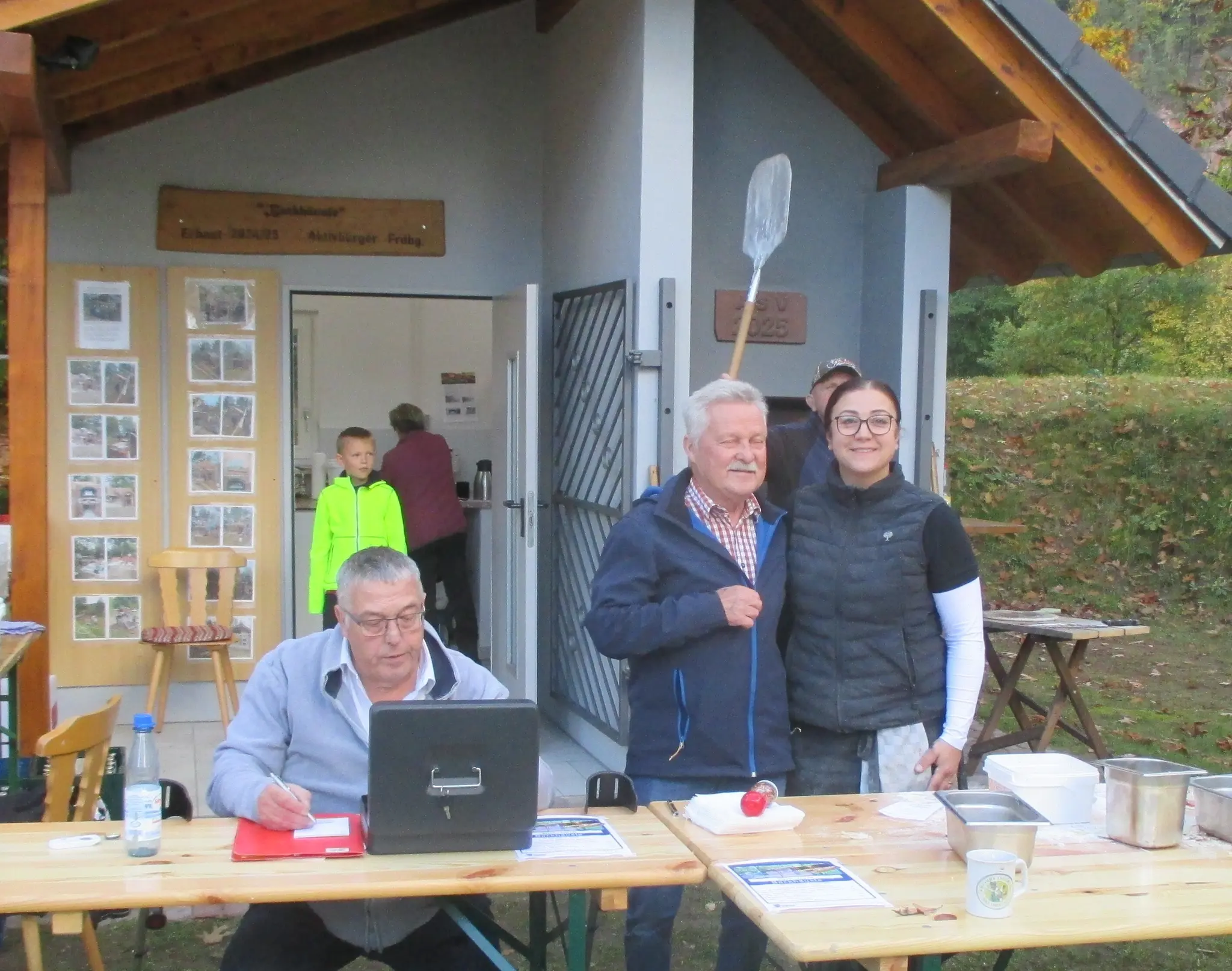 Pizza-Tag-am-Backh-usle