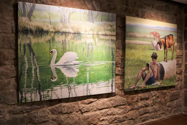 Julia Belots Werke vereinen Mensch und Tier in einer Weise, die keine Fotografie darstellen kann.  | Foto: Helena Wilmerding