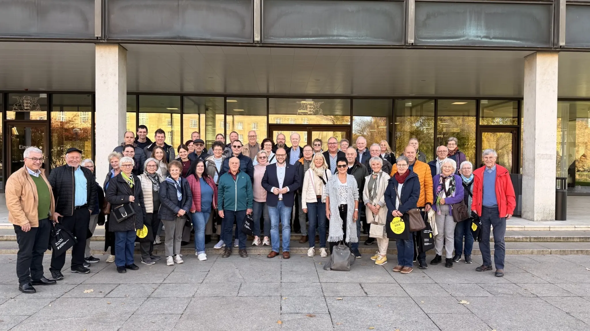 Landespolitik: Walldürner Bürgerinnen und Bürger zu Besuch im Landtag ...