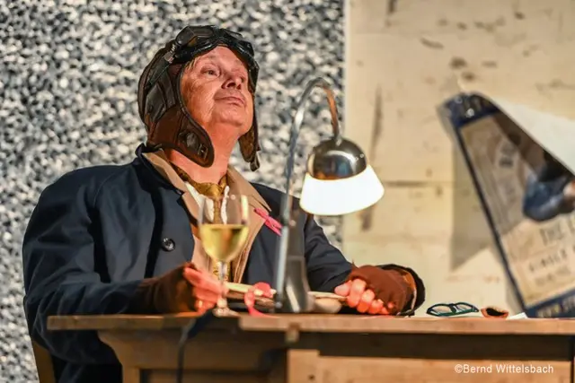 Schauspieler Kurt Spielmann tritt am 7. November in Mömlingen als „Penner Edi“ auf.  | Foto: Bernd Wittelsbach