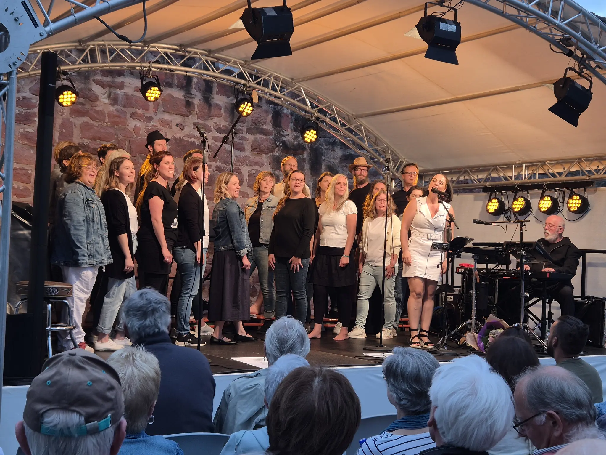 Konzert-mit-Voice-n-Noise-Katalda