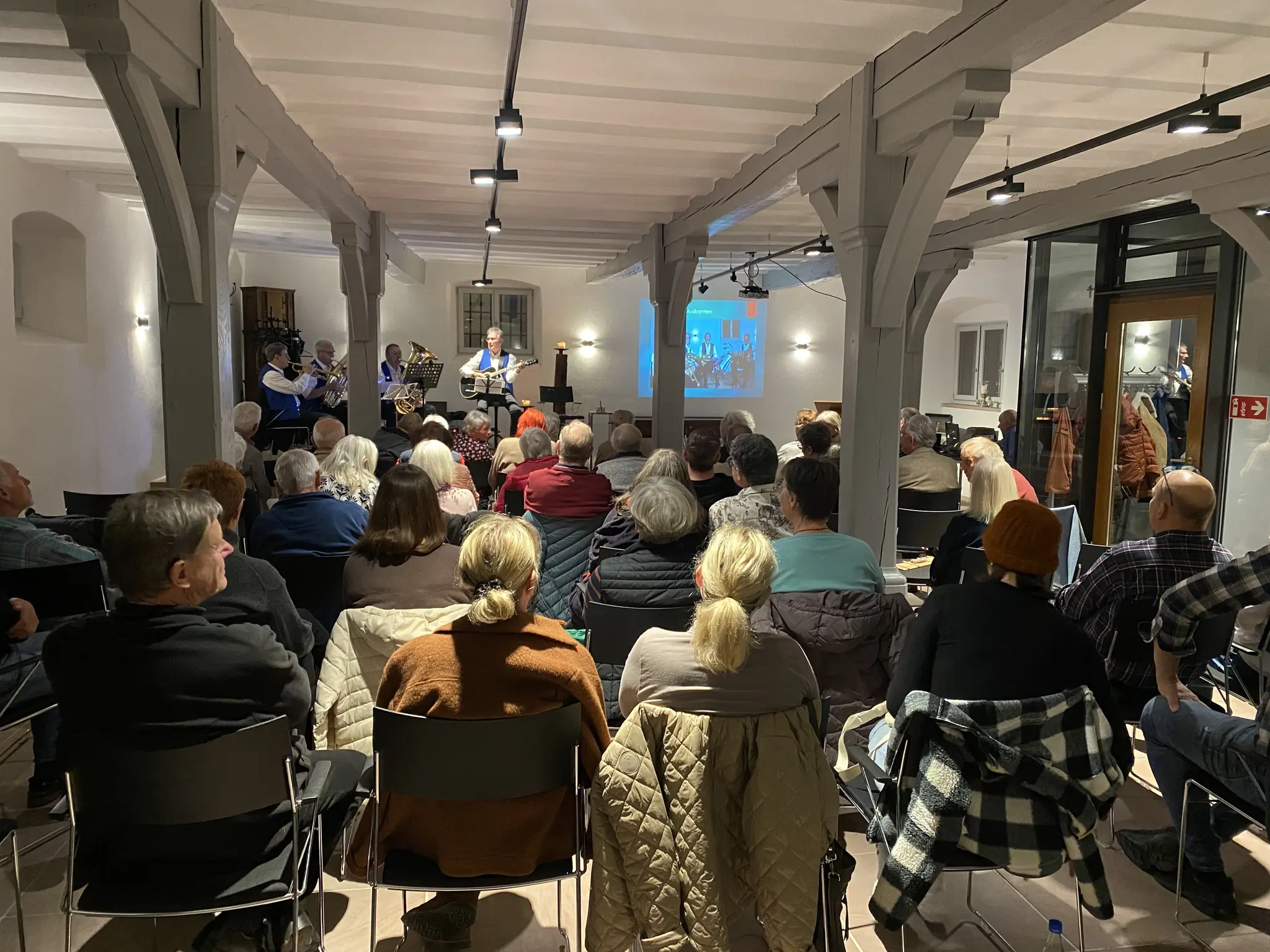 Archivabend-im-historischen-Rathaus-ein-Blick-auf-die-Zeit-und-hinter-die-Kulissen-der-Henneburg