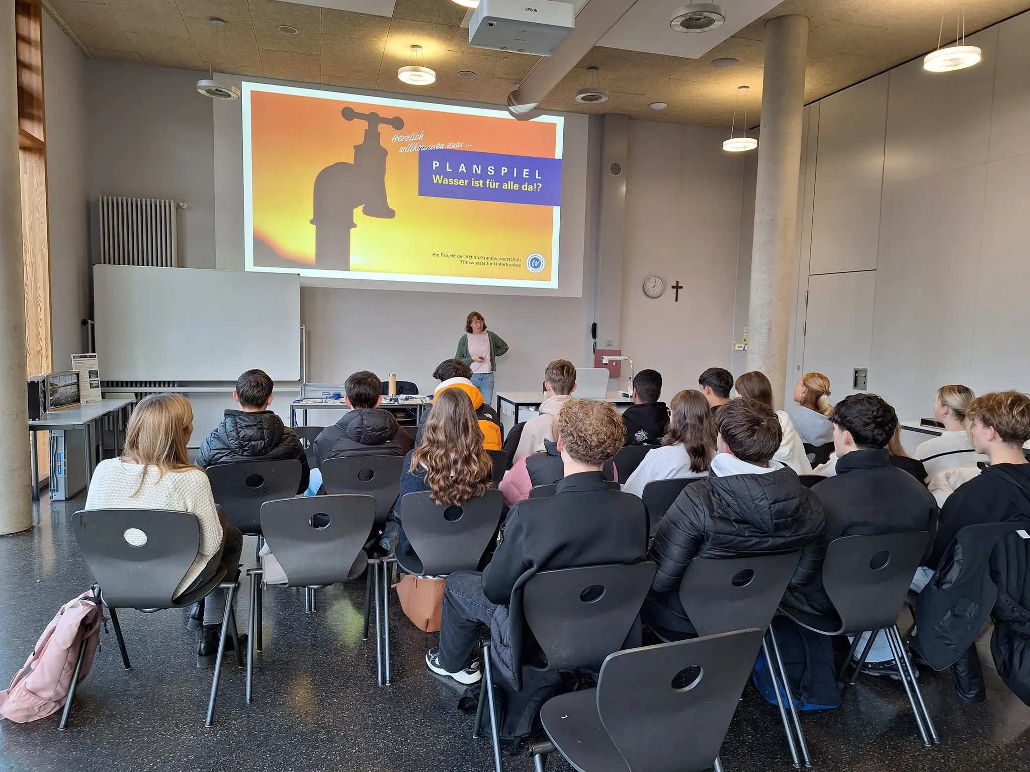 Planspiel-Wasser-in-der-Klasse-10b