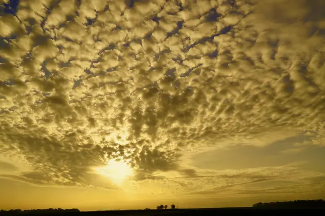 Sonnenaufgang im Herbst im Odenwald
