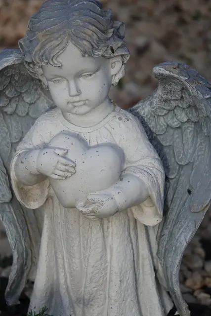 Ritualen Symbole helfen, den Abschied zu gestalten und den Tod in das Leben zu integrieren. Sie geben Halt und sind Ausdruck kultureller Werte. 