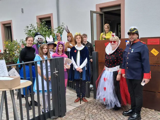 Das Ensemble von Alice im Wunderland sagte am 19. Oktober 2025: Ade´! | Foto: Theaterverein Die Granatsplitter e.V.