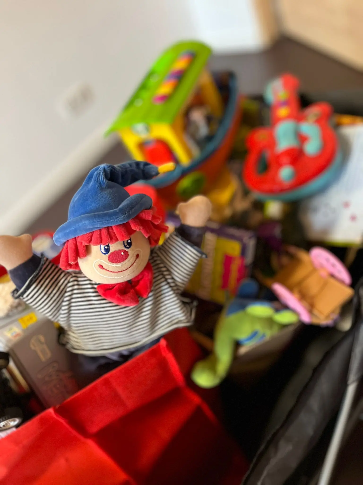 spielzeug spenden stuttgart Teilen wie Sankt Martin: Kinder spenden Spielzeug für den Martinsladen