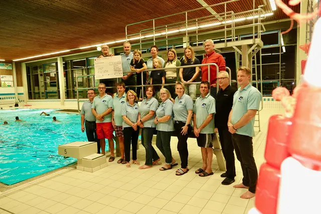 Schwimmbad Külsheim - Publikumsmagnet in der Region.  Foto Roland Schönmüller 
