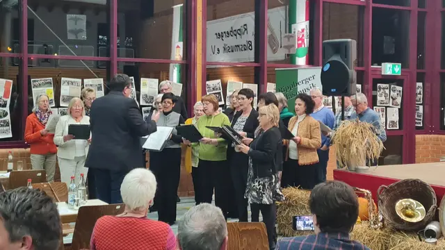 Die Chorgemeinschaft Rippberg wartete beim Festakt mit Ständchen auf. | Foto: Engelbert Kötter