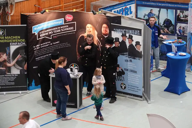 "Komm ins Team Schwarz"