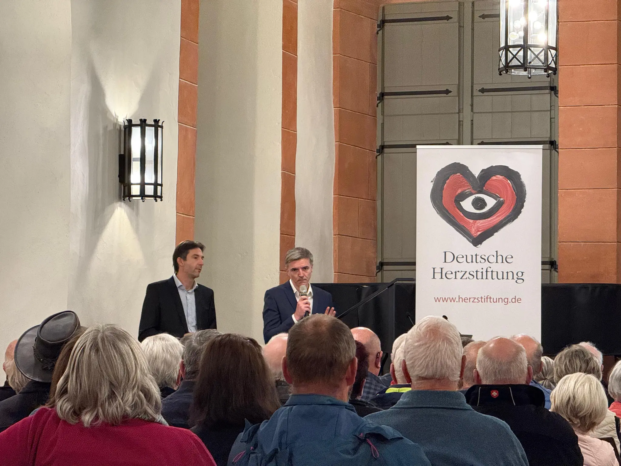 Herz-Veranstaltung-im-B-rgersaal-des-Alten-Rathauses-in-Miltenberg-sehr-gut-besucht