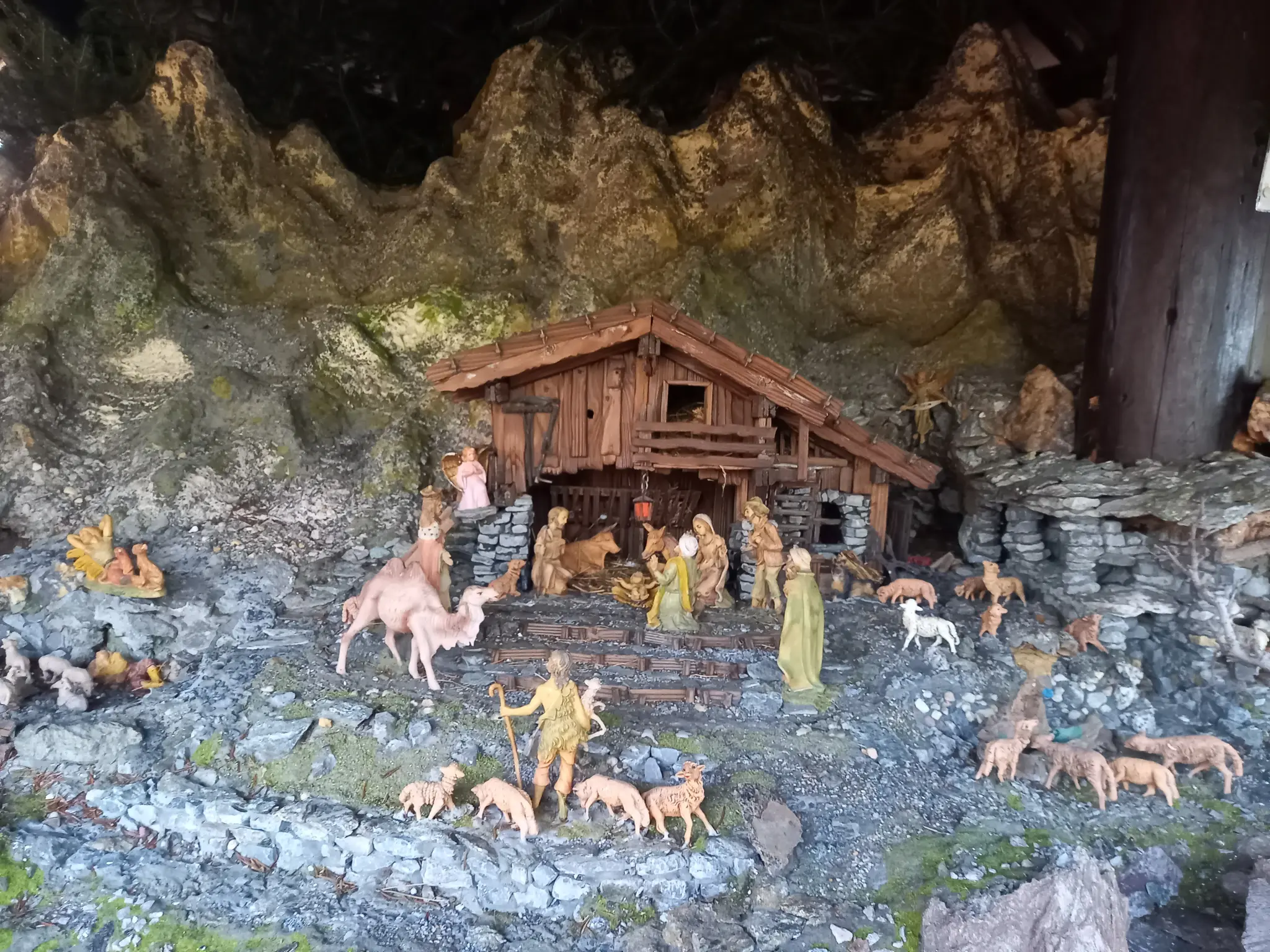 Waldkrippe-in-R-denau-l-dt-wieder-als-Wanderziel-ein