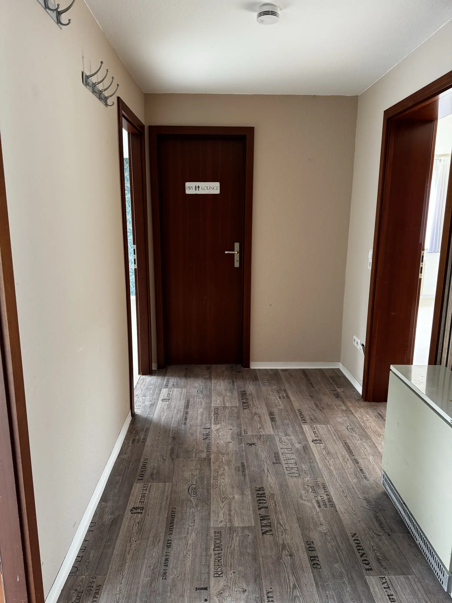 3-Zimmer-Dachgeschosswohnung-90-m-mit-Einbauk-che-oder-eigener-Gestaltung-m-glich