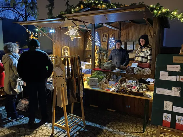 Tolle Angebote der verschiedenen Aussteller mit schönen Geschenkideen für die ersten Weihnachtseinkäufe | Foto: Sabine Balleier