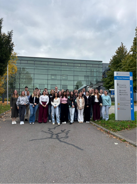 37 junge Menschen starteten jüngst an den Neckar-Odenwald-Kliniken in Buchen und Mosbach ihre Ausbildung oder Studium. 

 | Foto: Neckar-Odenwald-Kliniken
