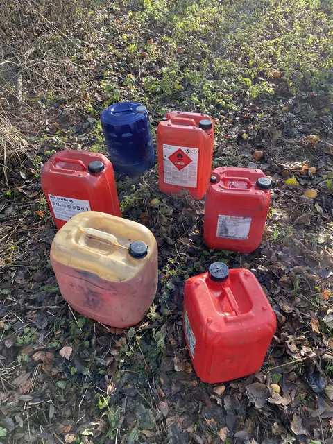 Aufgefundene Kanister | Foto: Polizei