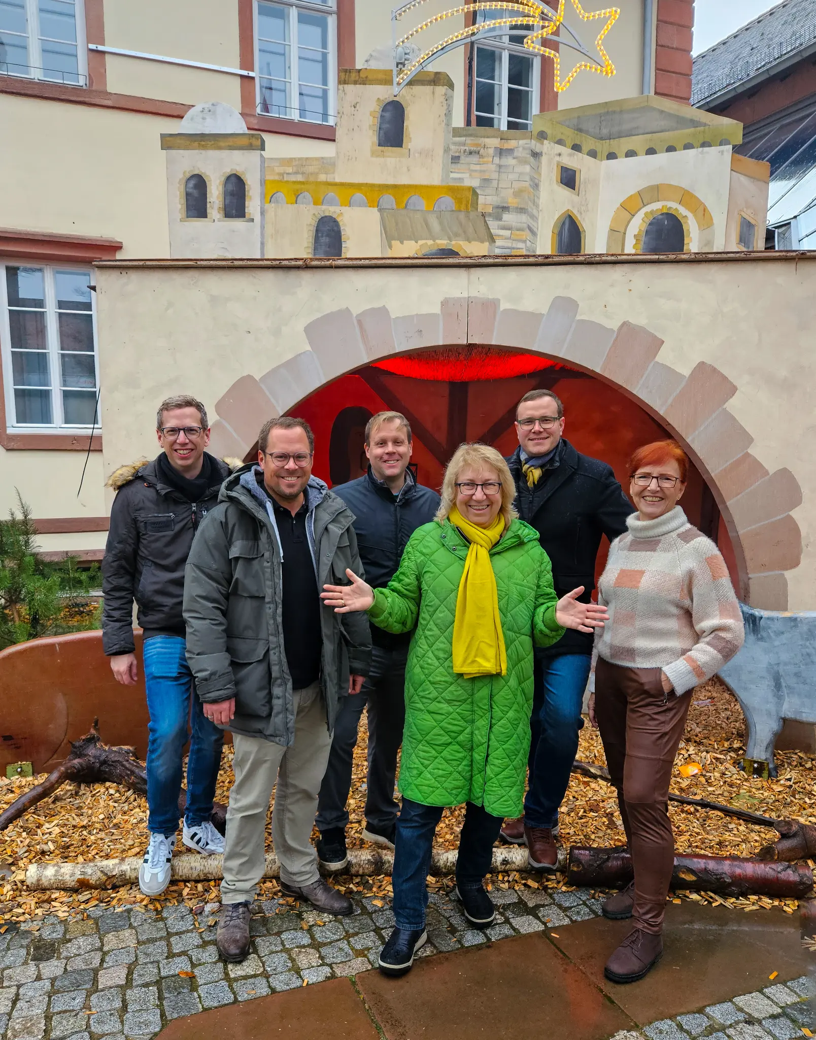 FDP-Alzenau-genie-t-Weihnachtsmarkt-trotz-Regen