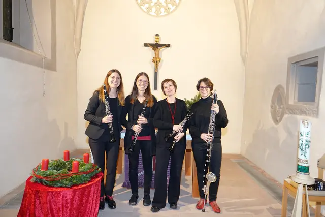 Ein besonderes Highlight war das Konzert des Klarinettenquartetts Ensemble Klar!Klang in der festlich illuminierten evangelischen Kirche.