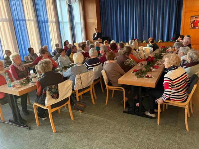 Pfarrer Stadtmüller bei seiner Ansprache an die Gäste | Foto: Christa Schmitt