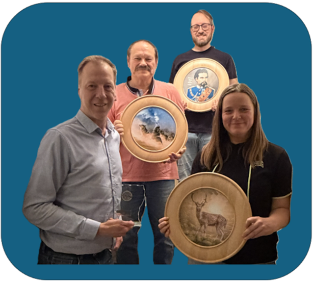 Von links: Timo Englert (2.Ritter), Jürgen Vierling (Sportpistolenprinz), Florian Eichler (Schützenkönig), Michaela Becker (Ehrenscheibe). Auf dem Bild fehlen: Andreas Hackstetter (Luftpistolenprinz), Christoph Grasmück (Glückspilz) und Markus Krebs (1.Ritter)
 | Foto: Jürgen Vierling