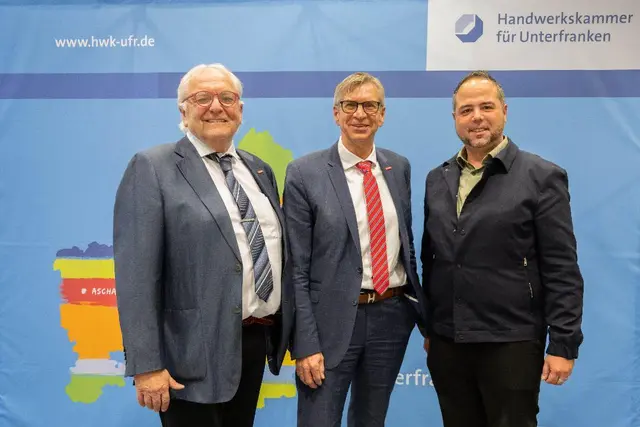 Das neue Präsidium der Handwerkskammer für Unterfranken:
 (v.l.n.r.): Josef Hofmann, Vizepräsident der Handwerkskammer für Unterfranken; Michael Bissert, Präsident der Handwerkskammer für Unterfranken; Andrea Faggiano, Vizepräsident der Handwerkskammer für Unterfranken 
    

 | Foto: Foto: Nadine Heß 