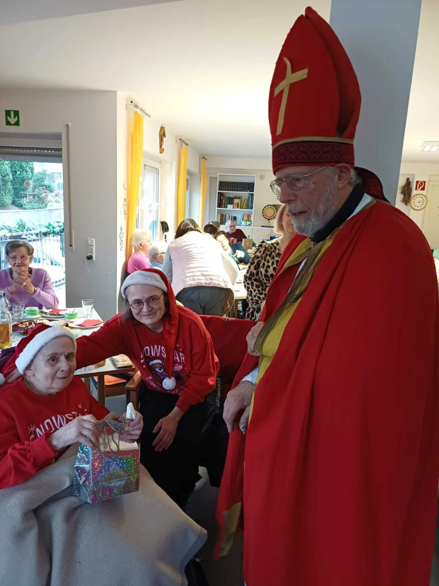 Die-Tagepflege-Sulzbach-begr-te-den-Nikolaus