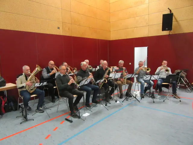 Die "Dorfmusikanten" vom Musikverein Mömlingen unterstützte die Senioren beim Singen der Advents- und Weihnachtslieder | Foto: Friedrich Frank