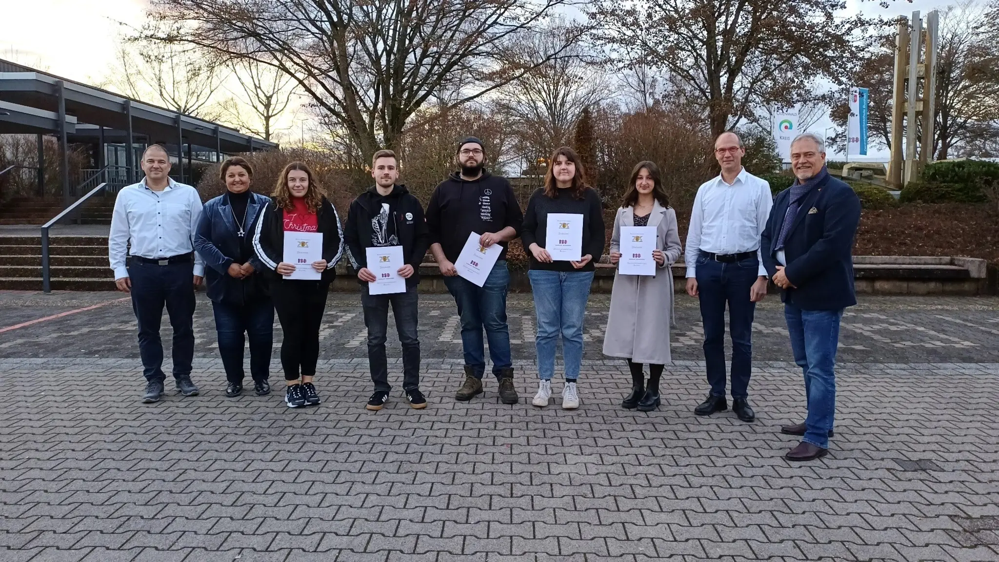 Feierliche-Zeugnis-bergabe-an-die-Absolventen-der-Berufsschule