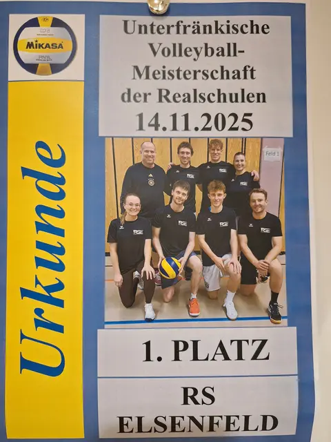 Die Urkunde für das siegreiche RSE-Team  | Foto: Rainer Schäfer
