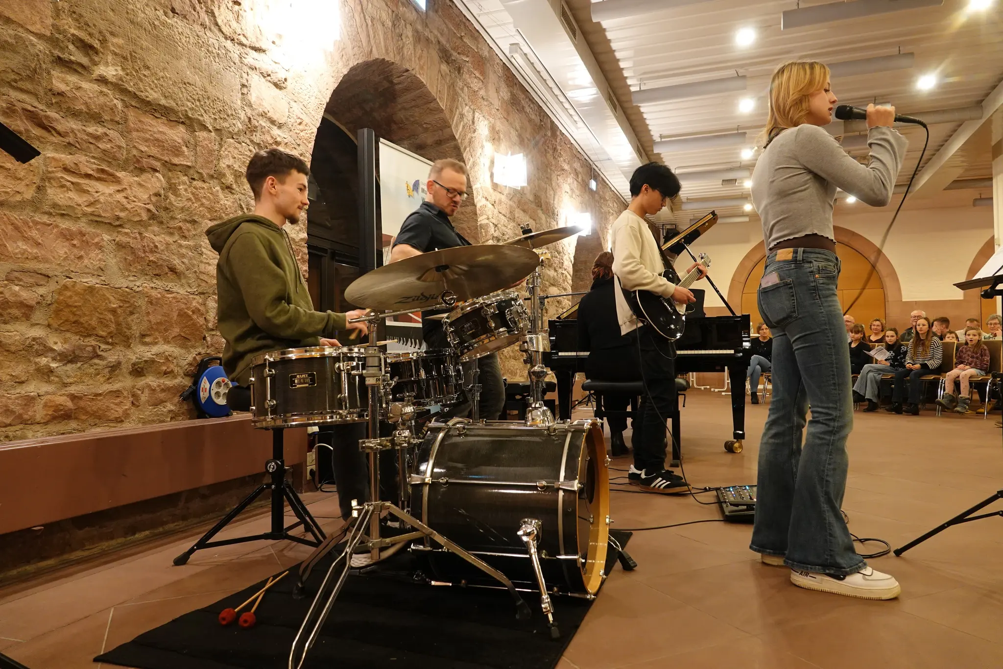 Klangfarben-im-Lichterglanz-Das-Weihnachtskonzert-der-besonderen-Art