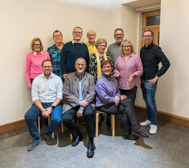 Sitzend: René Wendland, Dr. Helmut Kaltenhauser, Stefka Huelsz-Träger, (v.l.n.r.)
Stehend: Elke Moog, Gerhard Feigel, Philipp Keinitz, Dr. Hans Kirsch, Mechthild Kirsch, Lars Thoben, Jeanette Kaltenhauser, Christopher Keinitz