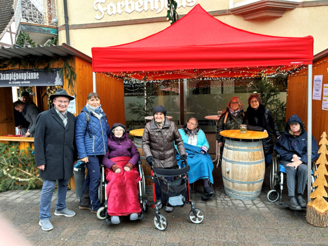 Wie jedes Jahr wurden die Bewohnerinnen und Bewohner von Herrn Bürgermeister Köhler persönlich begrüßt. | Foto: Rohe'sche Altenheim-Stiftung