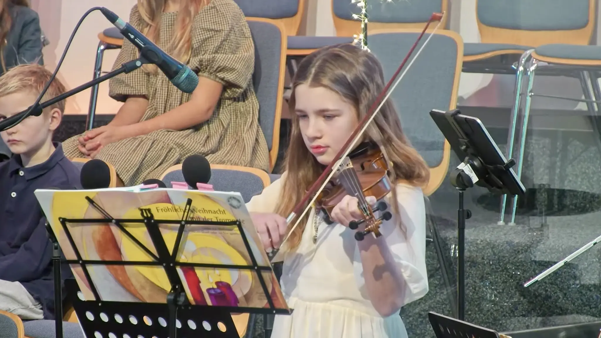 Wunderbar-glitzerndes-Weihnachtsfest-