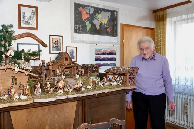 Erhard Bleifuss und seine imposante Hauskrippe. 