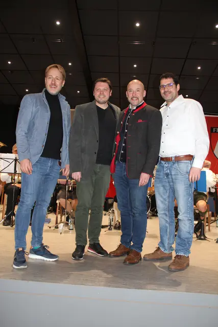 Bundestagsabgeordnete und CSU-Landesgruppenchef Alexander Hoffmann, CSU-Landratskandidat Björn Bartels, Landtagsabgeordnete Martin Stock und CSU-Kreisvorsitzender Michael Schwing | Foto: Hilmar Rothermich