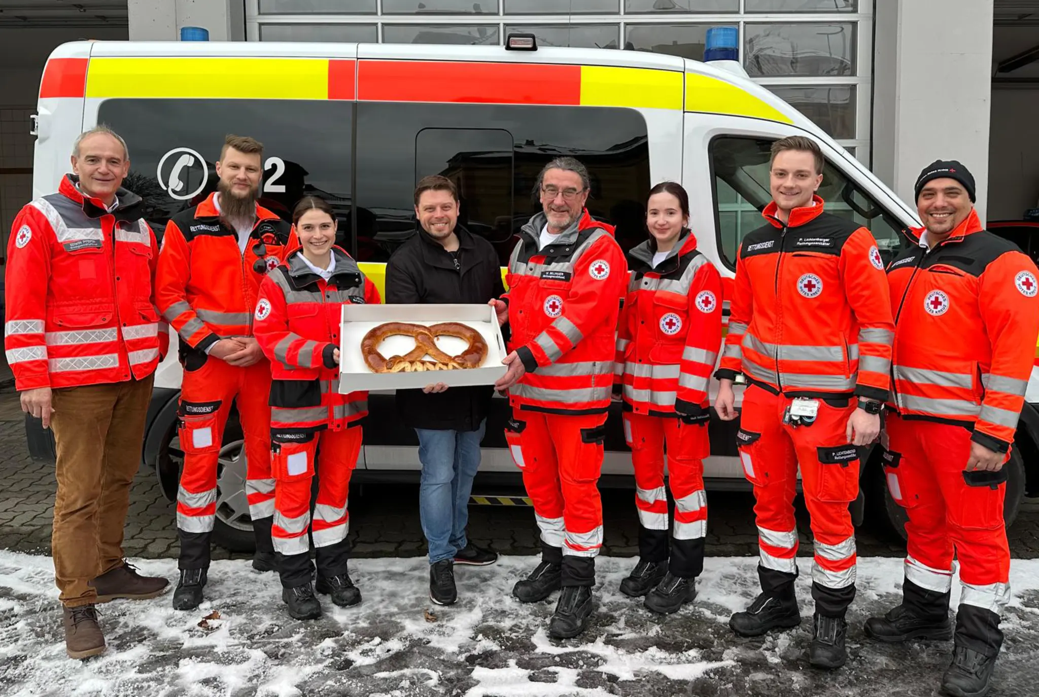 Neujahrsbrezeln-f-r-BRK-Tagespflegen-und-Rettungsdienst