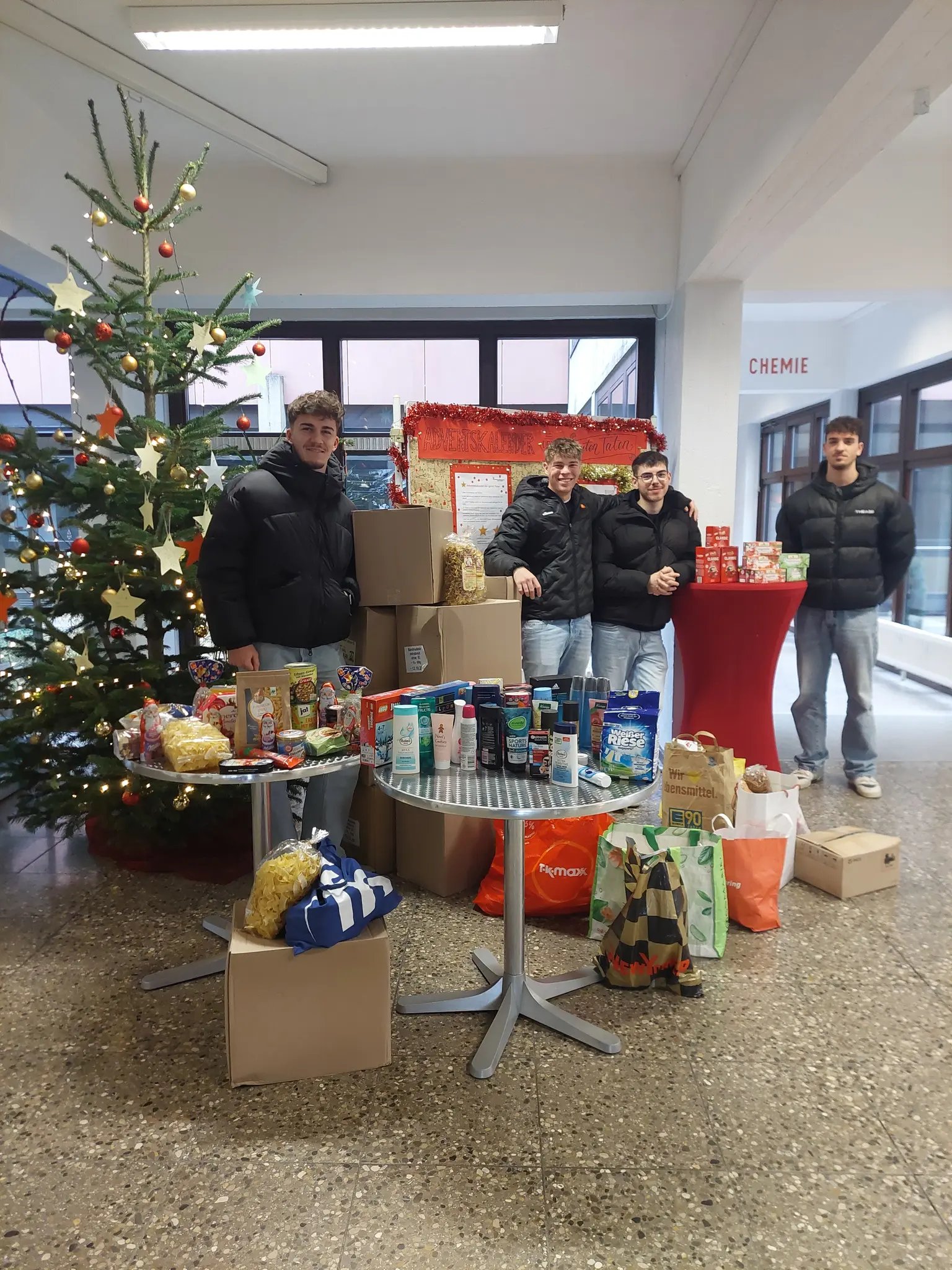 Spendenaktion-der-Frankenlandschule-f-r-den-Tafelladen-Buchen-Gemeinsam-Gutes-tun-im-Jubil-umsjahr