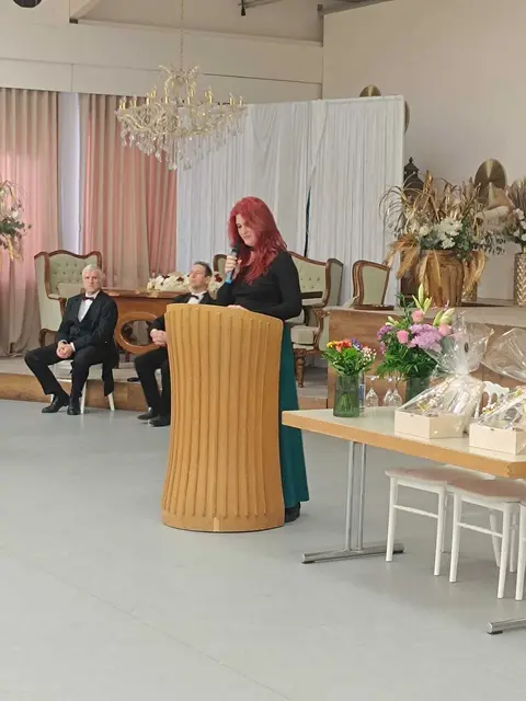 Kreishandwerksmeisterin Monique Haas begrüßte die zahlreichen Gäste zum Neujahrsempfang im Josef-Kerber-Saal in Wörth.