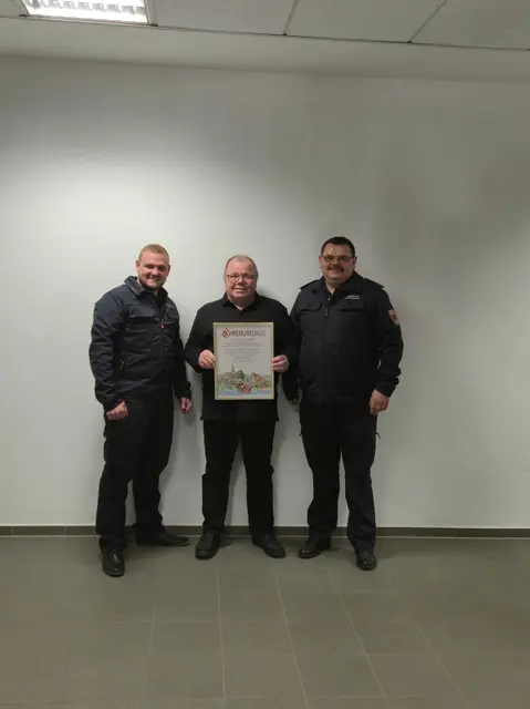 2 Vorsitzender Pascal Horak , Ehrenmitglied Klaus Neumann ,1 Vorsitzender Holger Neef  | Foto: Feuerwehr Verein Kleinheubach
